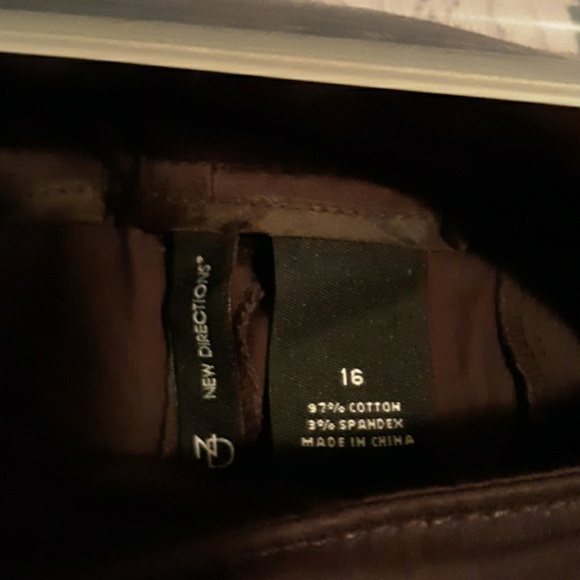 Capris - Picture 3 of 4